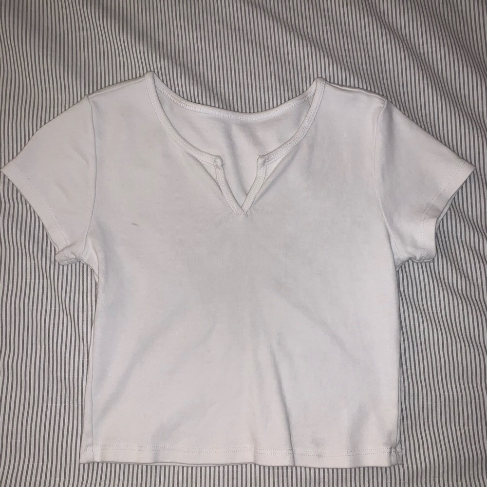 WHITE CROP TOP